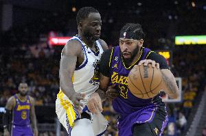 追梦个人重排2012年选秀：浓眉1 利拉德2 追梦3 比尔4 米德尔顿5